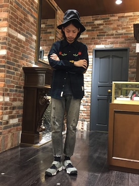 「NANO universe（ナノユニバース）のアイテム（サンダル）」を使った、窪田 孝之さん（メンズ・170cm）の冬コーディネート
