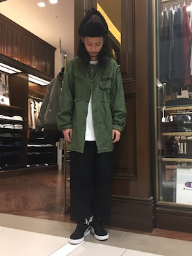 「NANO universe（ナノユニバース）のベルト付ワイドチノパンツ（チノパンツ）」を使った、窪田 孝之さん（メンズ・170cm）の秋コーディネート