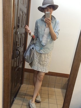 「ダンガリーシャツ」｜「アイテム（その他シューズ）」を使った、もこさん（レディース・165cm）の夏コーディネート