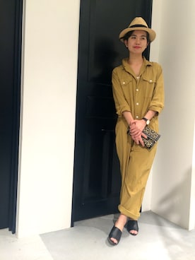 「アイテム（つなぎ/オールインワン、ベージュ系）」を使った、MOMOKOさん（レディース・165cm）の春コーディネート