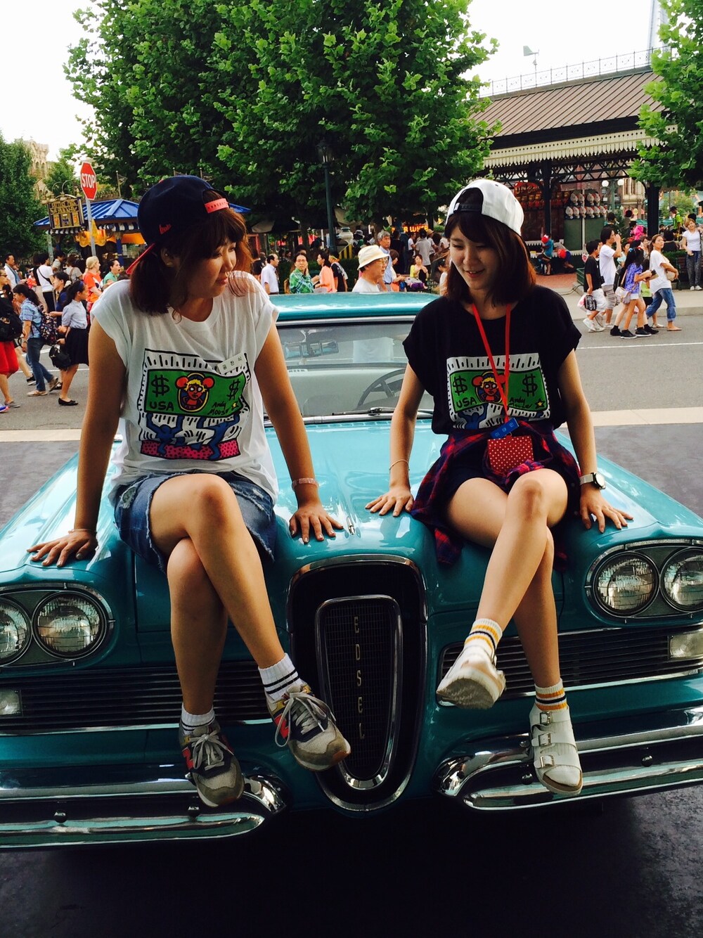 「WEGO、スピンズ、GU、NBスニーカー」｜「WEGOのアイテム（Tシャツ/カットソー、ホワイト系）」を使った、やーやさん（レディース・163cm）の夏コーディネートの1枚目の写真