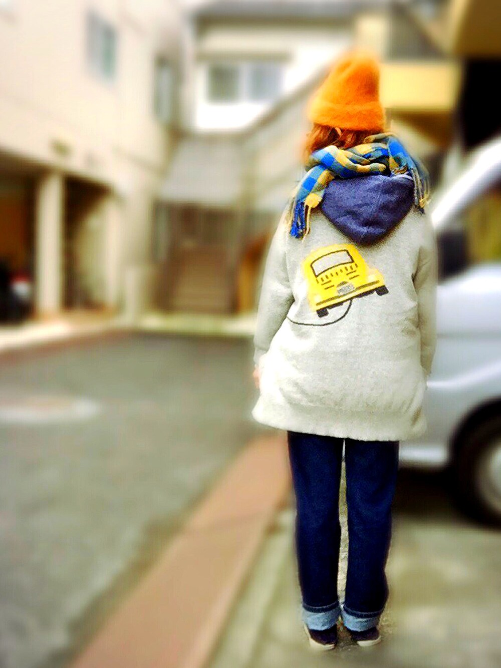 「パンツスタイル、ネイビー×イエロー、ネイビー、ブルー、マスタード、リメイク、カーディガン、車柄」｜「masterkeyのアイテム（パーカー、グレー系）」を使った、アクロン🚛🎶さん（レディース・163cm）の冬コーディネートの1枚目の写真