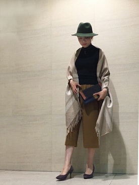 「UNTITLED（アンタイトル）のアイテム（ポンチョ）」を使った、UNTITLEDさん（レディース・169cm）の秋コーディネート