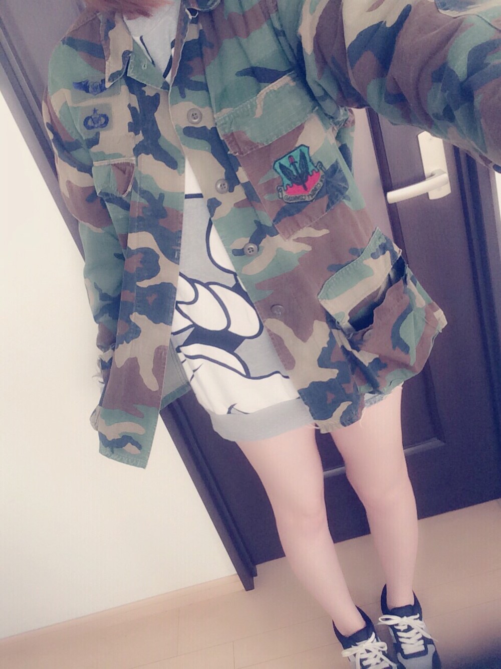「ミリタリー、古着」｜「H&Mのアイテム（スウェット、グレー系）」を使った、もぇさん（レディース・161cm）の春コーディネートの1枚目の写真
