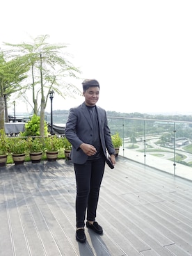 「pedro garcia（ペドロガルシア）のアイテム」を使った、Farouqie Lukmanさん（メンズ・185cm）の春コーディネート