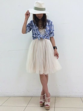 「コルクヒール」｜「アイテム（帽子）」を使った、TOMOEさん（レディース・157cm）の夏コーディネート