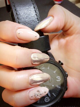 「アイテム（ハンドケア/ハンドクリーム、シルバー系）」を使った、サッチャーさん（レディース・157cm）の秋コーディネート