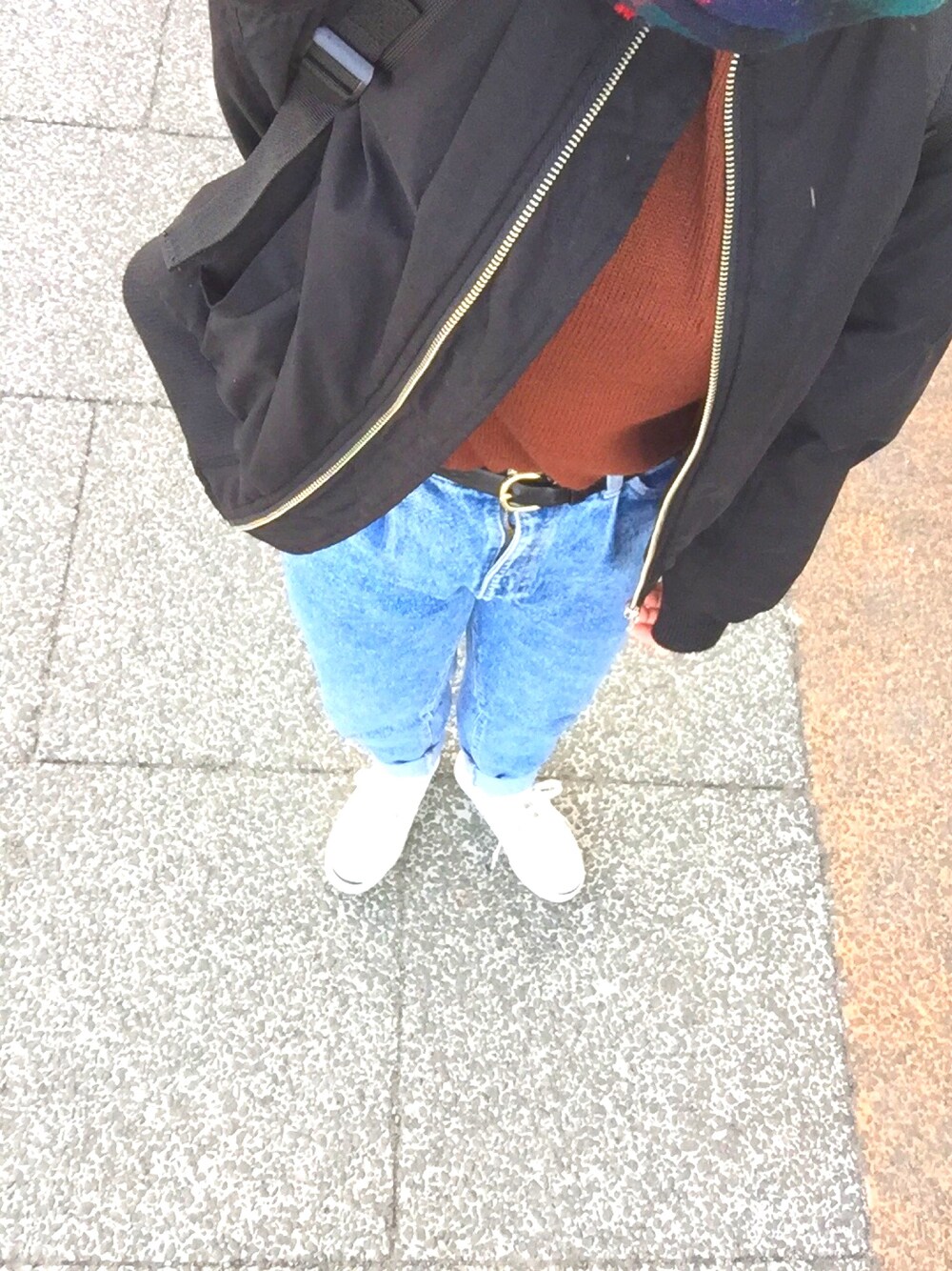「学校、華金、頑張る」｜「RETRO GIRLのアイテム（スニーカー、ホワイト系）」を使った、はるさん（レディース・156cm）の冬コーディネートの1枚目の写真