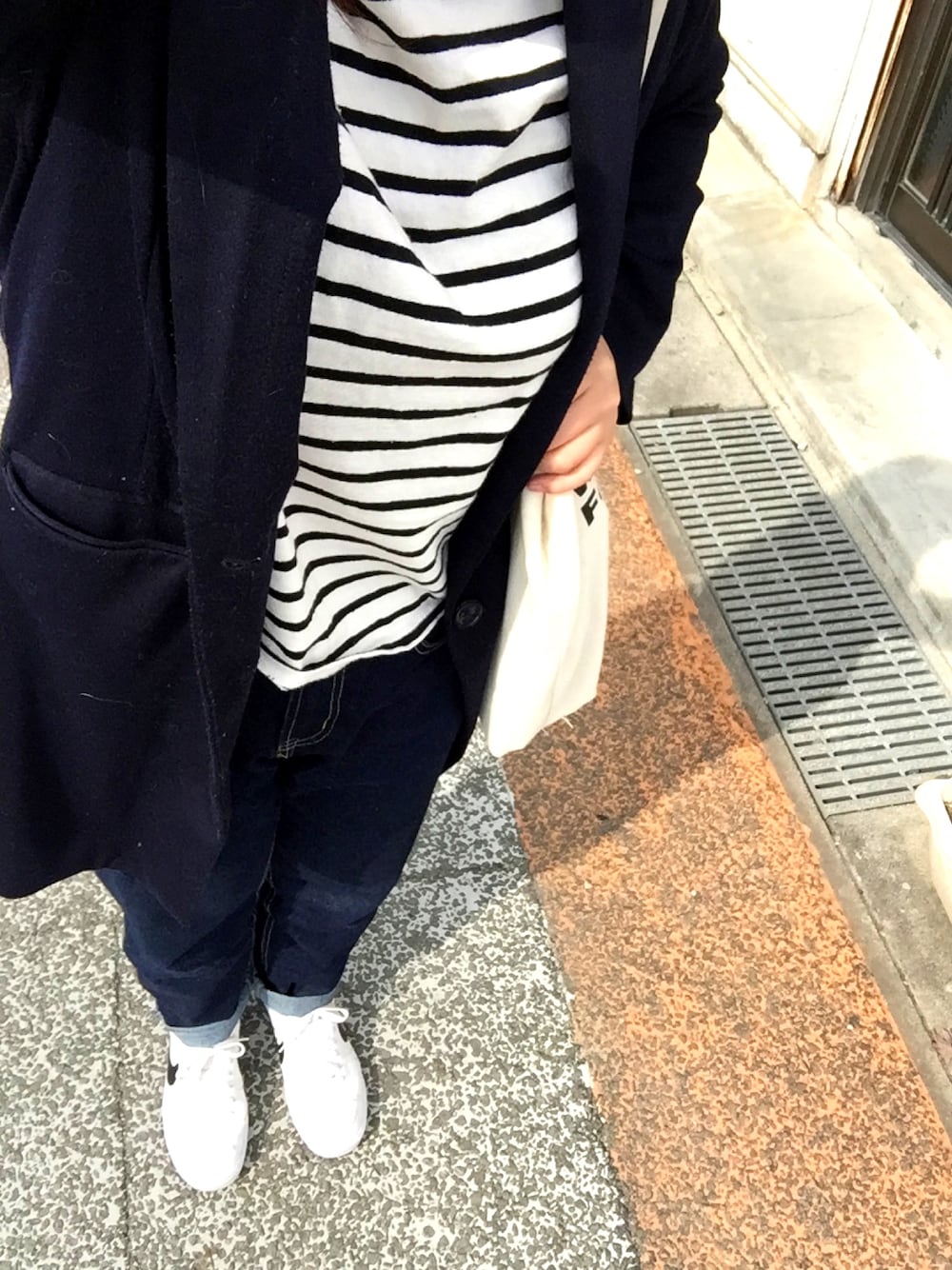 「春コーデ、シンプルコーデ、ローリーズファーム」｜「LOWRYS FARMのボーイフレンドデニムパンツ　566923（デニムパンツ、ブルー系）」を使った、はるさん（レディース・156cm）の春コーディネートの1枚目の写真