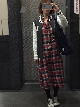 「シャツワンピ」｜「アイテム（スタジャン）」を使った、maki@kさん（レディース・159cm）の秋コーディネート