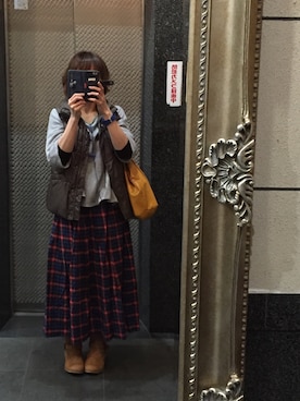 「アイテム（ダウンベスト、ブラウン系）」を使った、maki@kさん（レディース・159cm）の秋コーディネート