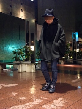 「ネイビーコーデ」｜「アイテム（ポンチョ）」を使った、KATSUHIROさん（メンズ・165cm）の冬コーディネート