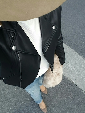 「Bershka（ベルシュカ）のアイテム（デニムパンツ、ブルー系）」を使った、MAYUMI YOKOTAさん（レディース・160cm）の冬コーディネート