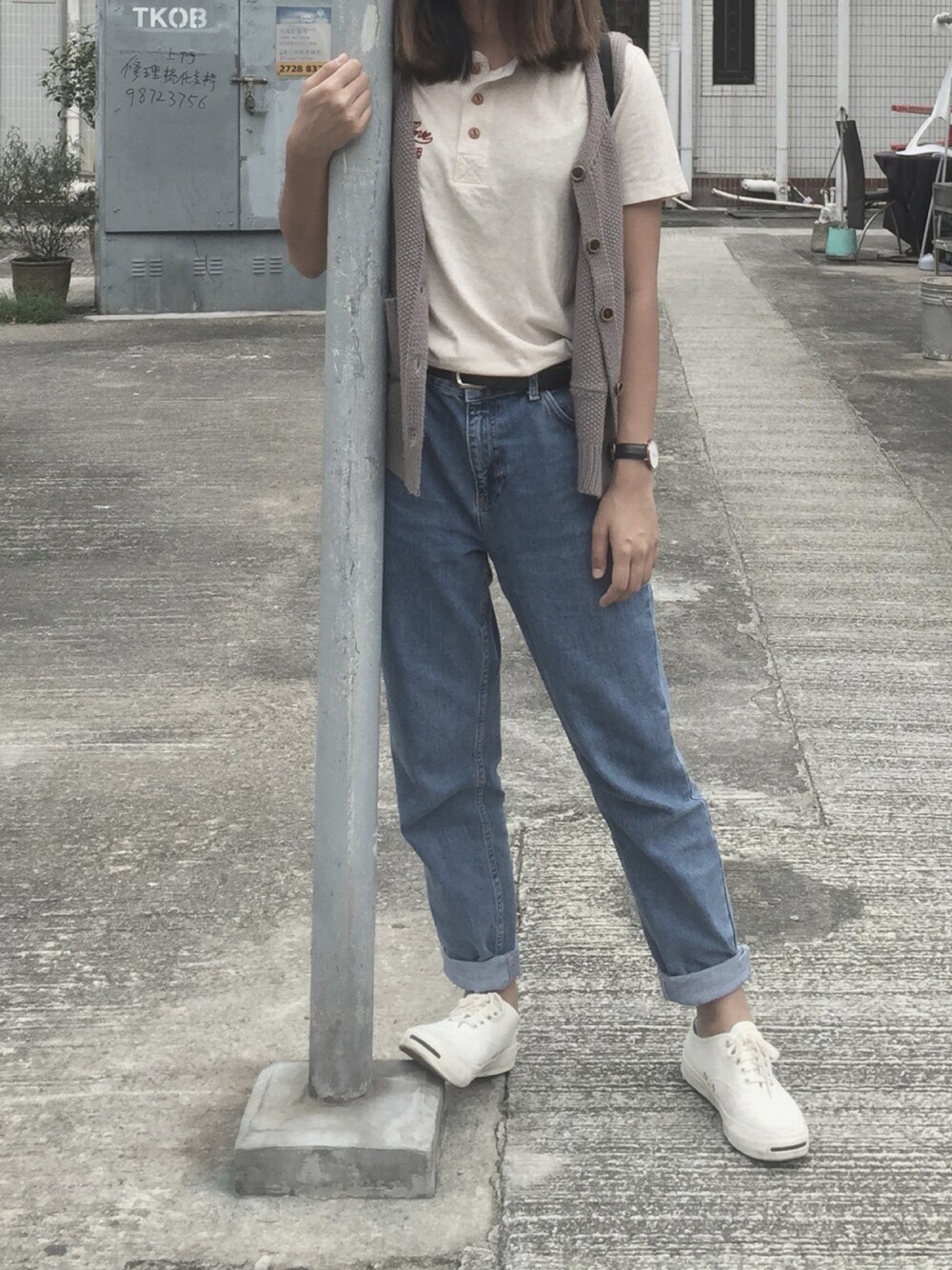 「Hong Kong、hk、春コーデ、TOPSHOP、WEAR」｜「CONVERSEのアイテム（シューズ、ホワイト系）」を使った、lammmmさん（レディース・164cm）の冬コーディネートの1枚目の写真