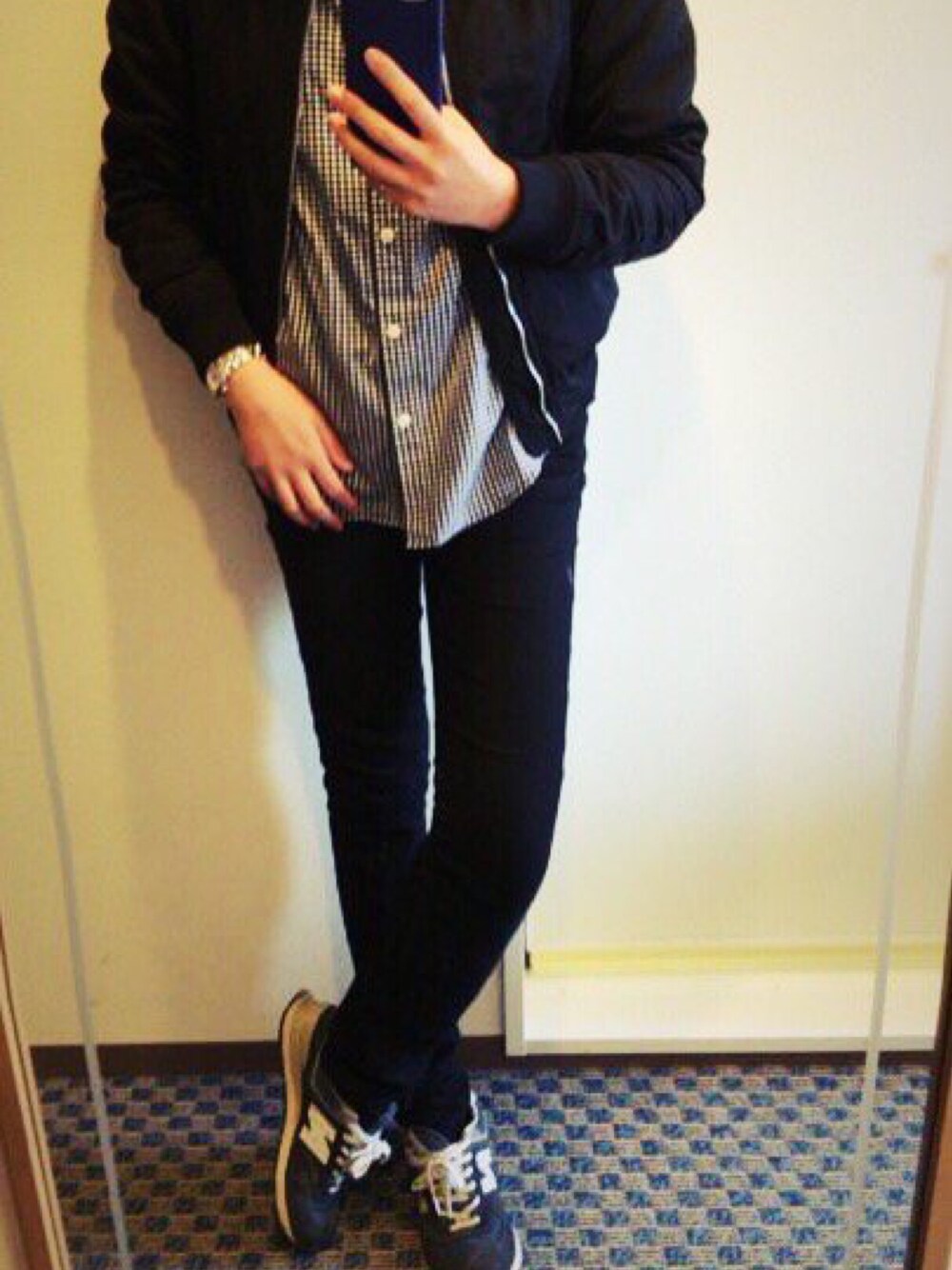 「日常」｜「Marc by Marc Jacobsのアイテム（アナログ腕時計、シルバー系）」を使った、chiyu:)さん（レディース・158cm）の冬コーディネートの1枚目の写真