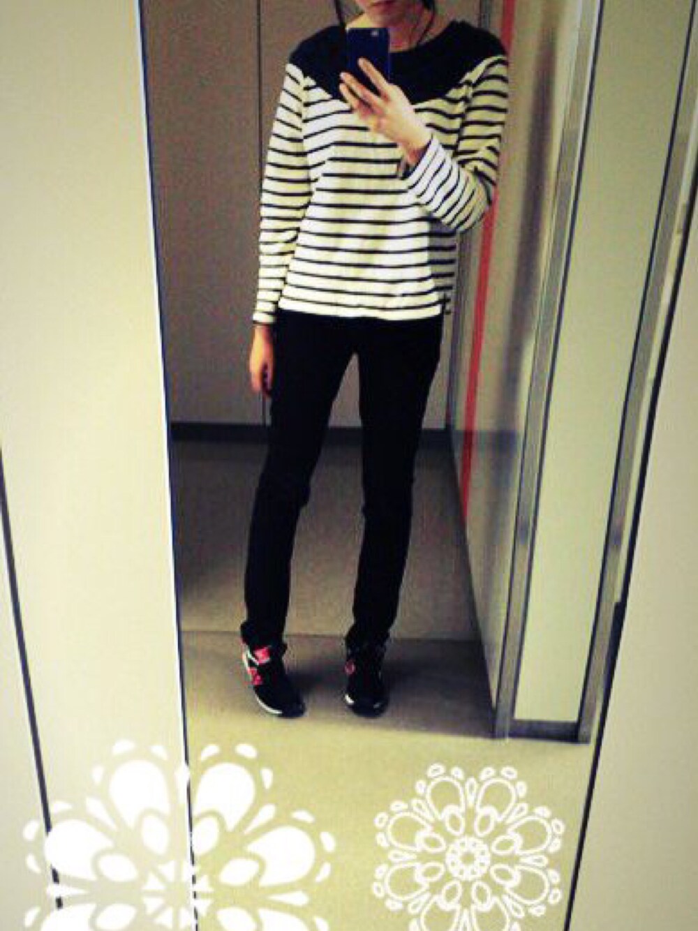 「日常」｜「？のアイテム（Tシャツ/カットソー、ホワイト系）」を使った、chiyu:)さん（レディース・158cm）の春コーディネートの1枚目の写真