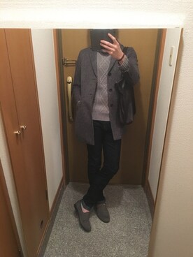 「UNIQLO（ユニクロ）のアイテム（チェスターコート、グレー系）」を使った、tanさん（メンズ・177cm）の冬コーディネート