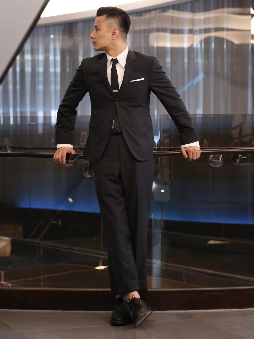 THOM BROWNE. コーデュロイスーツ IZG】コーデュロイ スーツ（スーツ）｜STRASBURGO OUTLET