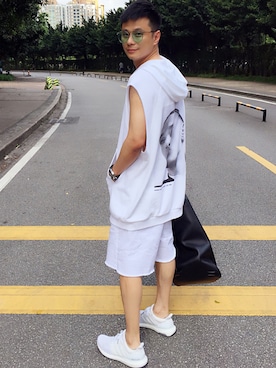 「DSQUARED2（ディースクエアード）のアイテム（カーゴパンツ）」を使った、J Huangさん（メンズ・173cm）の夏コーディネート