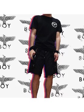 「BOY LONDON（ボーイロンドン）のアイテム（Tシャツ/カットソー、シルバー系）」を使った、Tselovefashionさん（メンズ・178cm）の夏コーディネート