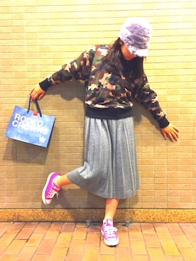 「UNIQLO（ユニクロ）のアイテム（スカート、グレー系）」を使った、Hinataさん（レディース・160cm）の冬コーディネート