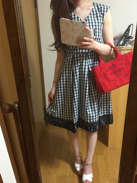「プラダ」｜「アイテム（ワンピース/ドレス）」を使った、Yoshie Fujiuさん（レディース・155cm）の春コーディネート