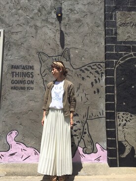 Tシャツ カットソーを使った 白プリーツスカート のレディース人気ファッションコーディネート Wear