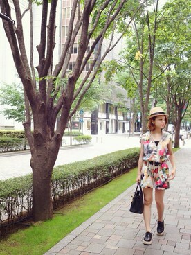 「HERMES」｜「アイテム（オールインワン・サロペット）」を使った、春名亜美さん（レディース・159cm）の夏コーディネート