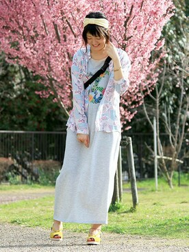 「アイテム（ボディバッグ/ウエストポーチ、ブルー系）」を使った、ZAKIさん（レディース・156cm）の春コーディネート