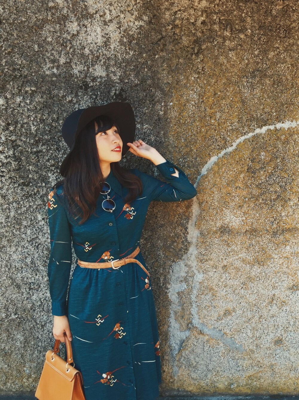 「used、古着、ワンピース、レトロ、女優帽、つばひろハット、花柄、サングラス、fashion」｜「usedのアイテム（ワンピース、グリーン系）」を使った、sayaohnoさん（レディース・157cm）の秋コーディネートの1枚目の写真