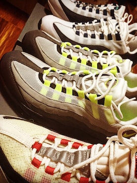 「NIKE（ナイキ）のアイテム（スニーカー、レッド系）」を使った、coffeemilk.gucciさん（メンズ・171cm）の秋コーディネート