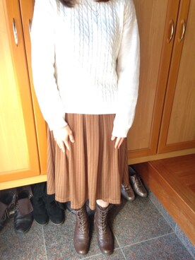 「GU（ジーユー）のアイテム（ニット/セーター、ホワイト系）」を使った、みこさん（レディース・149cm）の秋コーディネート