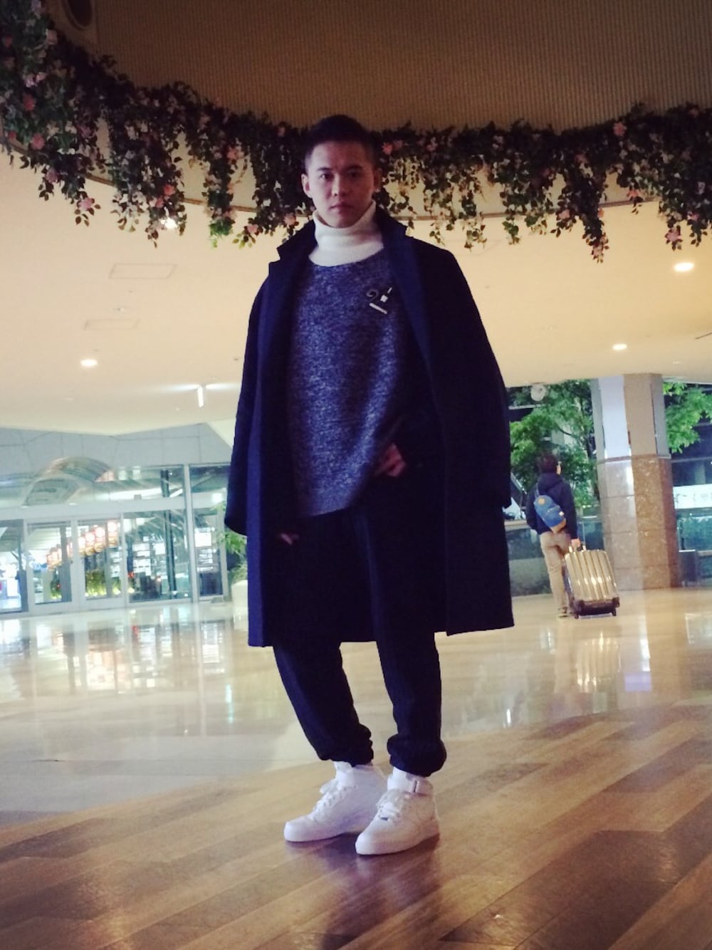 「osaka、3.1 phillip lim、LANVIN、NIKE AIR FORCE」｜「LANVINのアイテム（ダッフルコート、ブルー系）」を使った、DeanChinさん（メンズ・178cm）の冬コーディネートの1枚目の写真