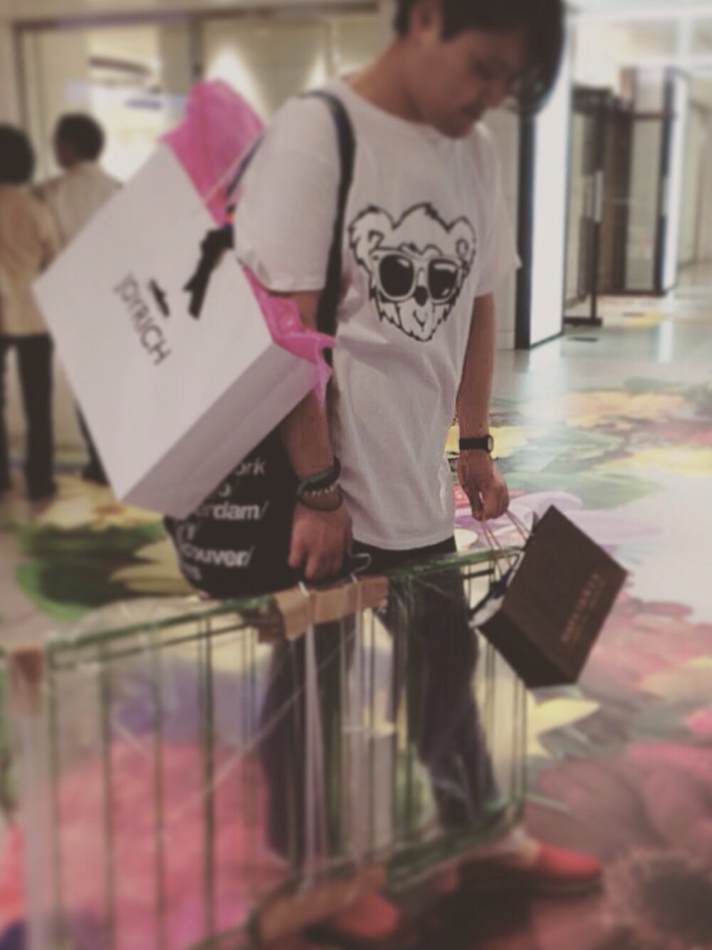 「JOYRICH、BEAR、JoyrichBear、toms、TOPMAN」｜「JOYRICHのBear Face Big Tee（Tシャツ/カットソー、ホワイト系）」を使った、Sさん（メンズ・182cm）の夏コーディネートの1枚目の写真
