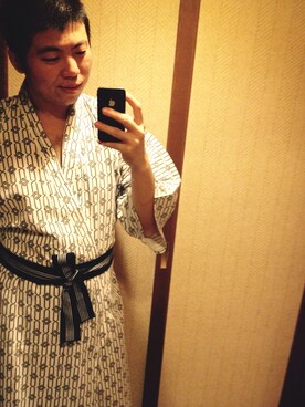 「H&M（エイチ・アンド・エム）のアイテム（Tシャツ/カットソー、その他）」を使った、孙振さん（メンズ・181cm）の冬コーディネート