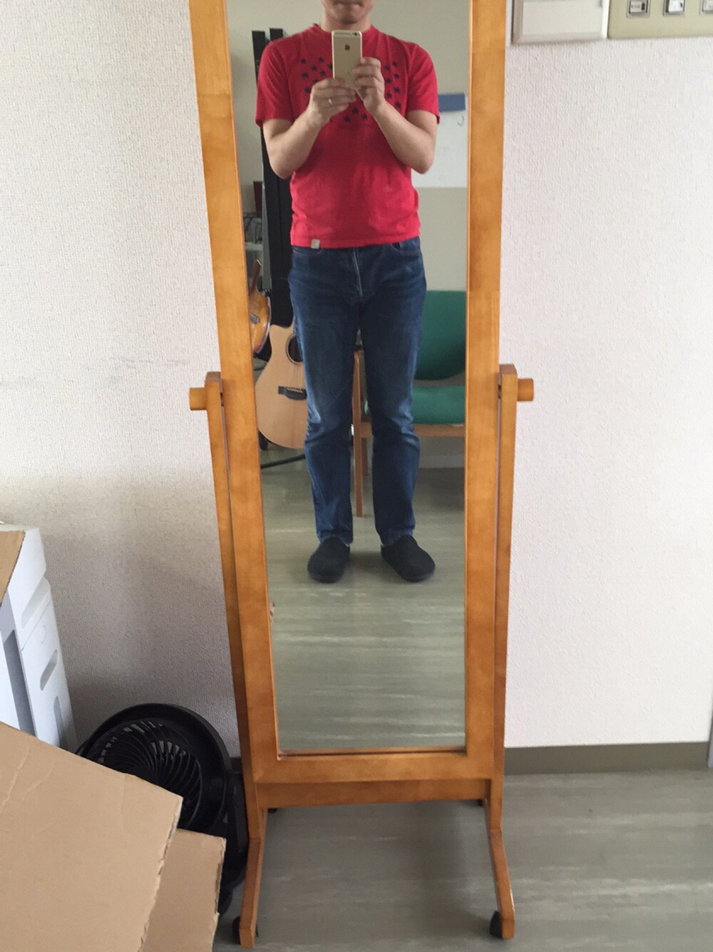 「Levi'sのアイテム（デニムパンツ、ブルー系）」を使った、みつをさん（メンズ・178cm）の夏コーディネートの1枚目の写真