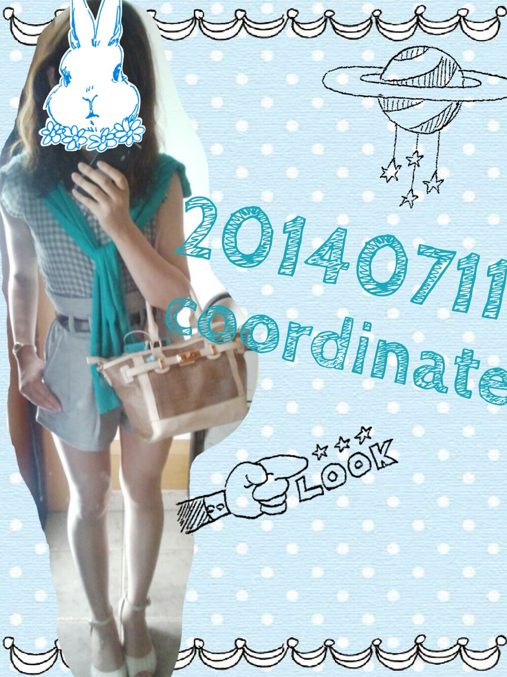 ブルー系のその他パンツ、ホワイト系のハンドバッグを着用したレディースの夏コーディネートの1枚目の写真