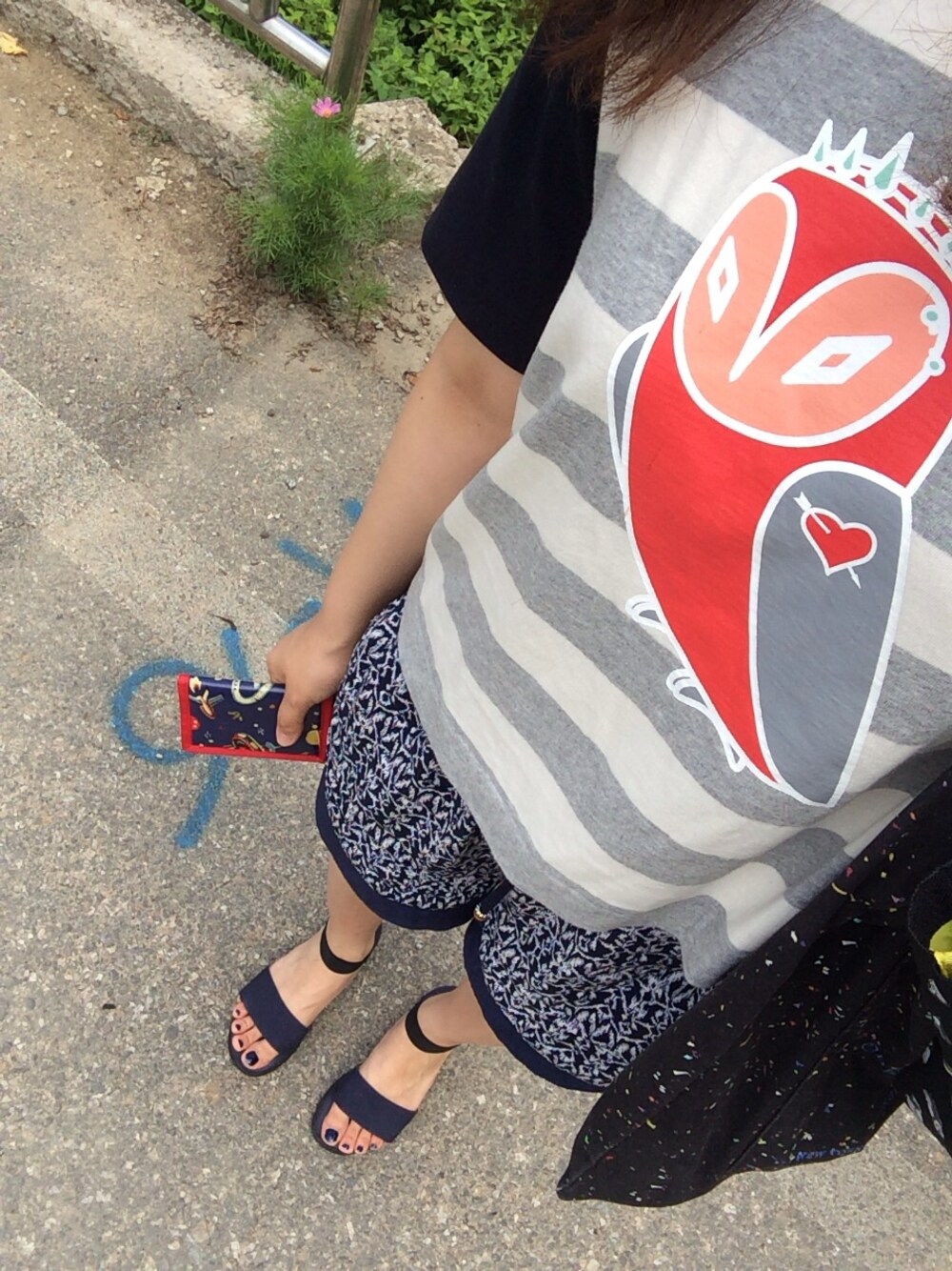 「A.P.C.、OPENING CEREMONY、luckychouette」｜「OPENING CEREMONYのOpeningceremony ecobag（エコバッグ/サブバッグ、ブラック系）」を使った、helloimyshさん（レディース・174cm）の夏コーディネートの1枚目の写真