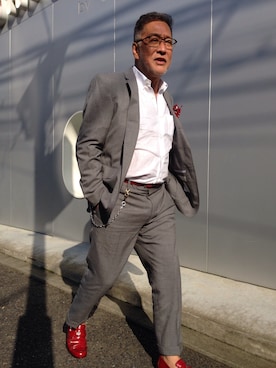 「JIMMY CHOO（ジミーチュウ）のアイテム（その他シューズ）」を使った、近藤　昌さん（メンズ・172cm）の夏コーディネート