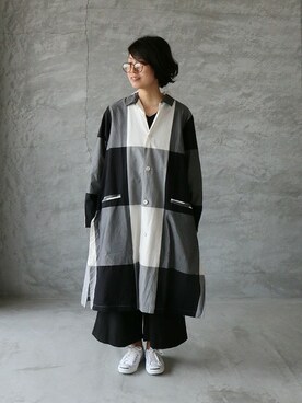 「白いスニーカー」｜「アイテム（チェスターコート）」を使った、ambience-asumiさん（レディース・159cm）の春コーディネート