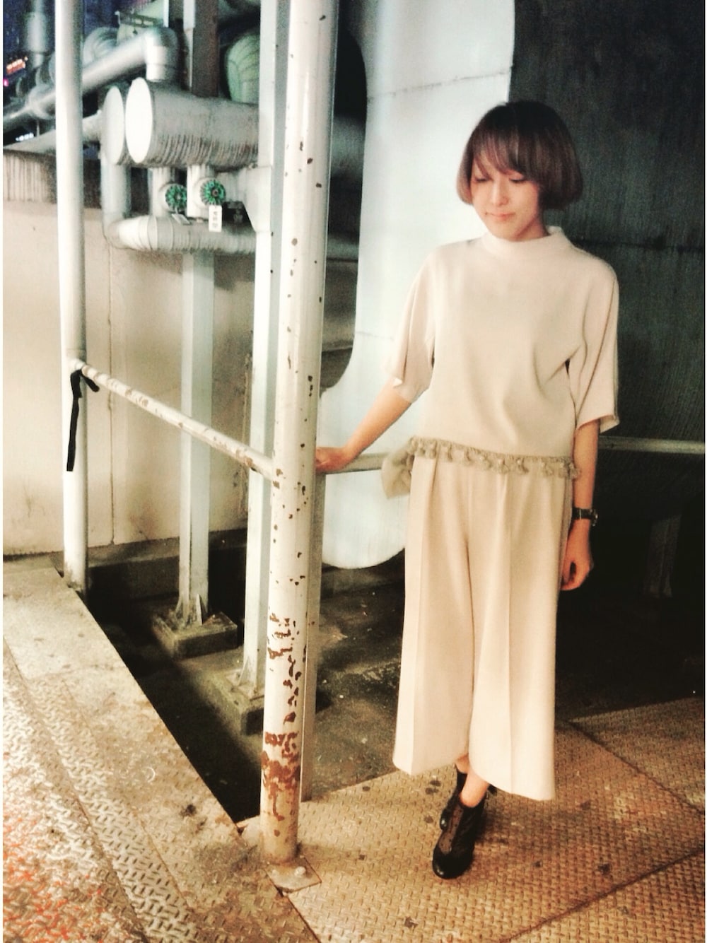 「STUDIOUS、TARO HORIUCHI、セットアップ、ベージュコーデ、ワイドパンツ、TSURU by mariko oikawa、STUDIOUS SELECT(STUDIOUS SELECT)」｜「TARO HORIUCHIのアイテム（トップス、ベージュ系）」を使った、テラダアイリさん（レディース・163cm）の春コーディネートの1枚目の写真