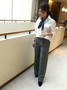 「SHIPS for women（シップスフォーウィメン）のRIKACO for SHIPS: ビッグワークシャツ（シャツ/ブラウス、ホワイト系）」を使った、権田　彩弓さん（レディース・157cm）の秋コーディネート