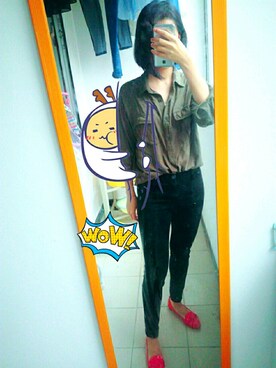 「OZOC（オゾック）のアイテム（シャツ/ブラウス、グリーン系）」を使った、PowerfulHeさん（レディース）の秋コーディネート