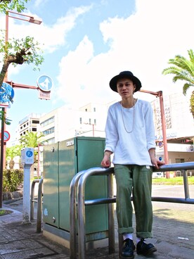 「URU（ウル）のアイテム（アクセサリー）」を使った、MANYさん（メンズ・172cm）の秋コーディネート