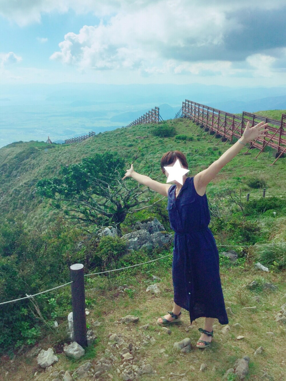 「ドライブコーデ、伊吹山」｜「DoCLASSEのアイテム（ワンピース、ブルー系）」を使った、ゆりお*さん（レディース・157cm）の秋コーディネートの1枚目の写真