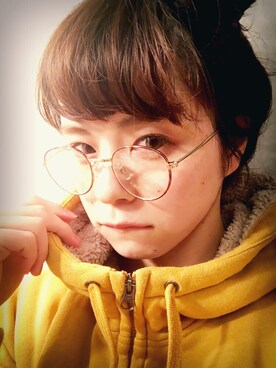 「だてサングラスのアイテム（メガネ、ゴールド系）」を使った、でかマイさん（レディース・160cm）の冬コーディネート