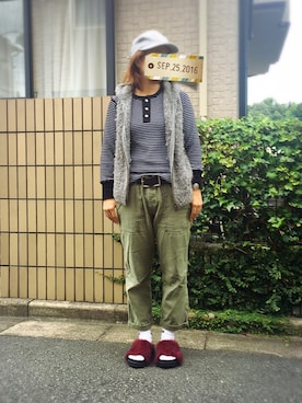 「アーミー」｜「アイテム（キャップ）」を使った、miさん（レディース・160cm）の秋コーディネート