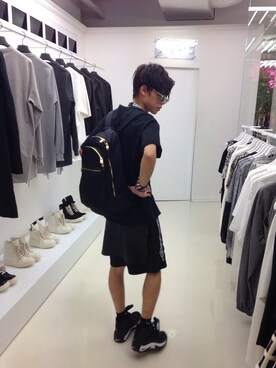 「UNIF（ユニフ）のアイテム（パンツ）」を使った、大橋翔太さん（メンズ・173cm）の夏コーディネート