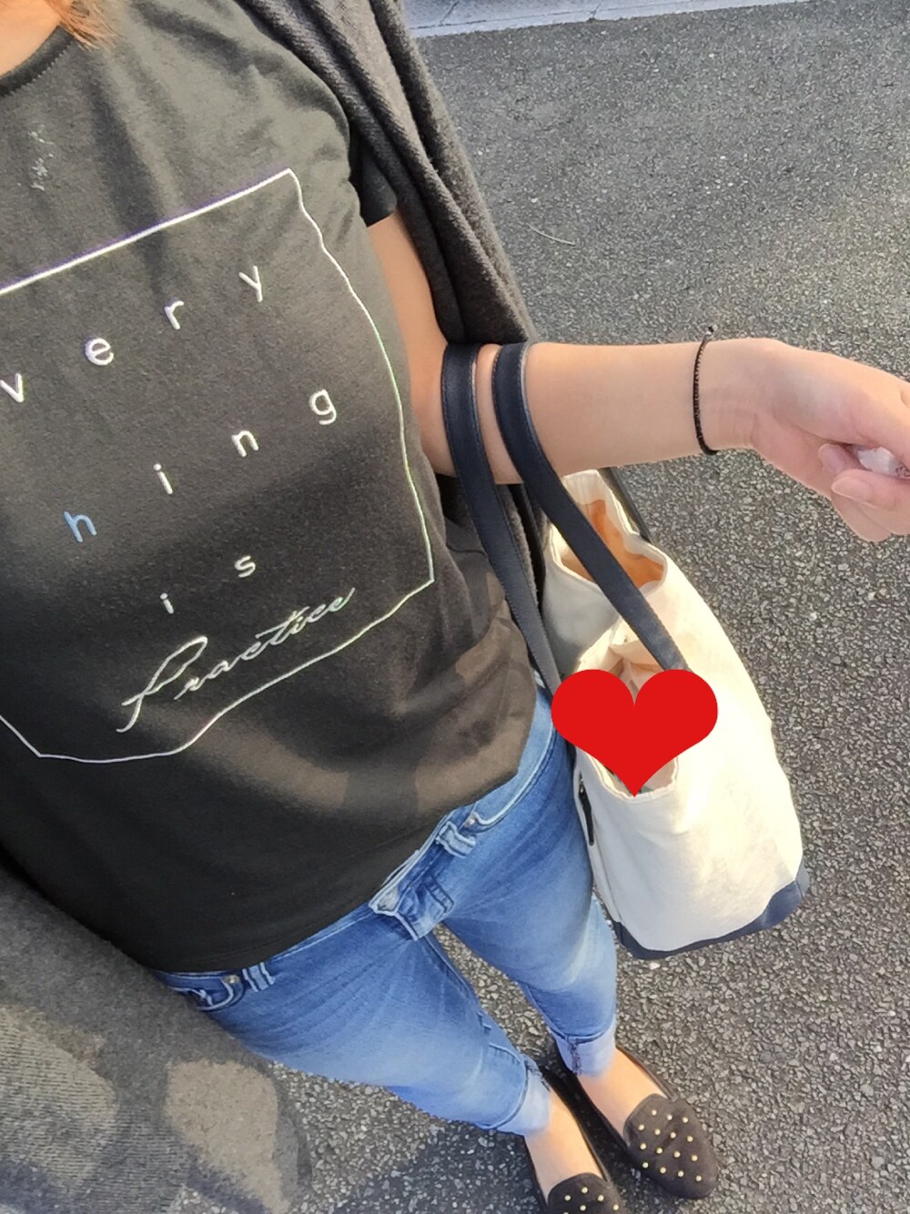 「出勤コーデ」｜「ARROWのアイテム（Tシャツ/カットソー、ブラック系）」を使った、aswearさん（レディース・163cm）の秋コーディネートの1枚目の写真