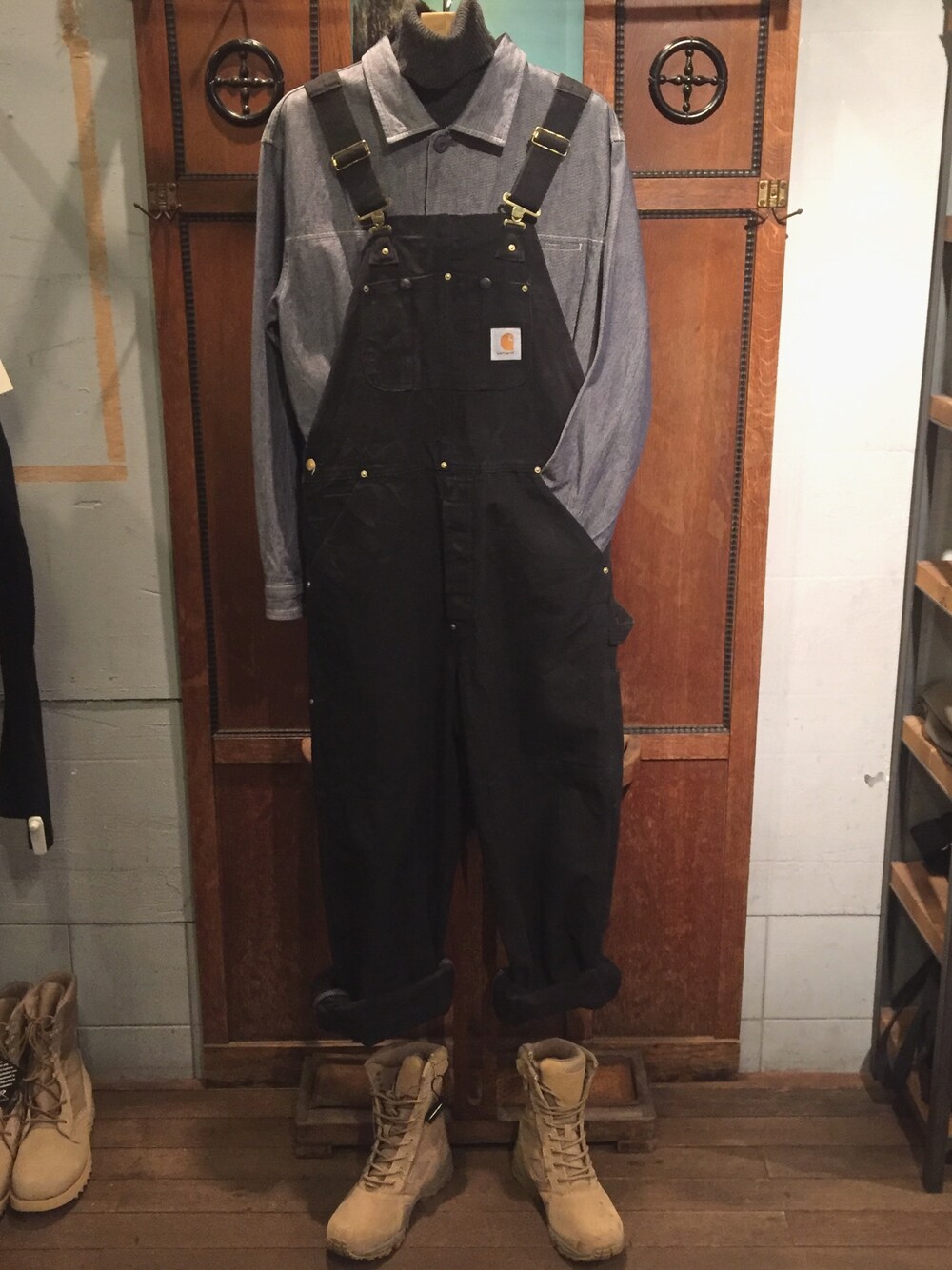 「ootd、outfit、streetstyle、denim、casual、used、used mix、古着、古着MIX」｜「UNIQLOのアイテム（シャツ/ブラウス、グレー系）」を使った、よよちゃんさん（レディース・163cm）の秋コーディネートの1枚目の写真
